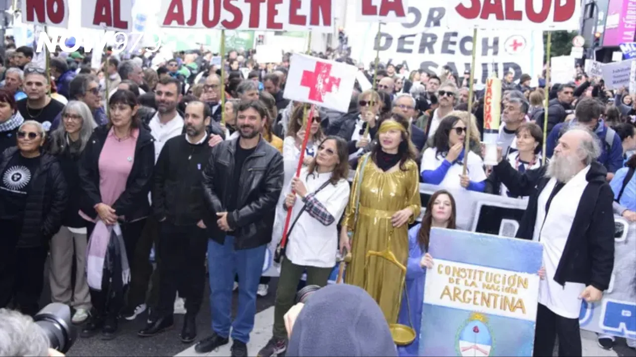 "La marcha de salud constituye claramente una movilización de tinte político" - Saúl Flores, secretario de Gestión Sanitaria del Ministerio de Salud de la Nación, sobre la marcha del sector salud y la postura del gobierno.