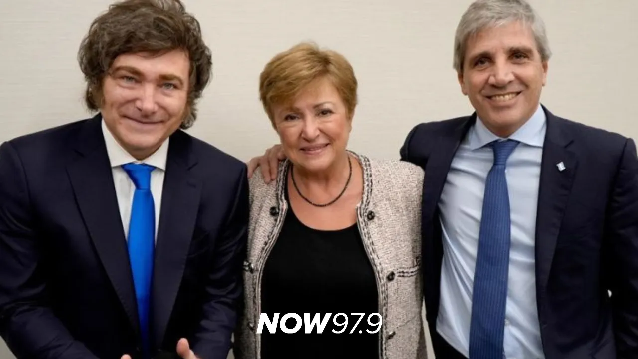 "No se puede aplicar motosierra indefinidamente" - Ricardo Delgado, economista, sobre los elogios del FMI a las medidas del gobierno de Javier Milei