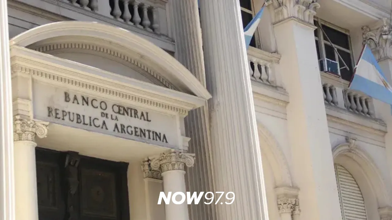 "Argentina tiene el potencial de crecer muchísimo en la próxima década." - Federico Domínguez, analista económico, sobre el estado de la economía argentina y las perspectivas de crecimiento.