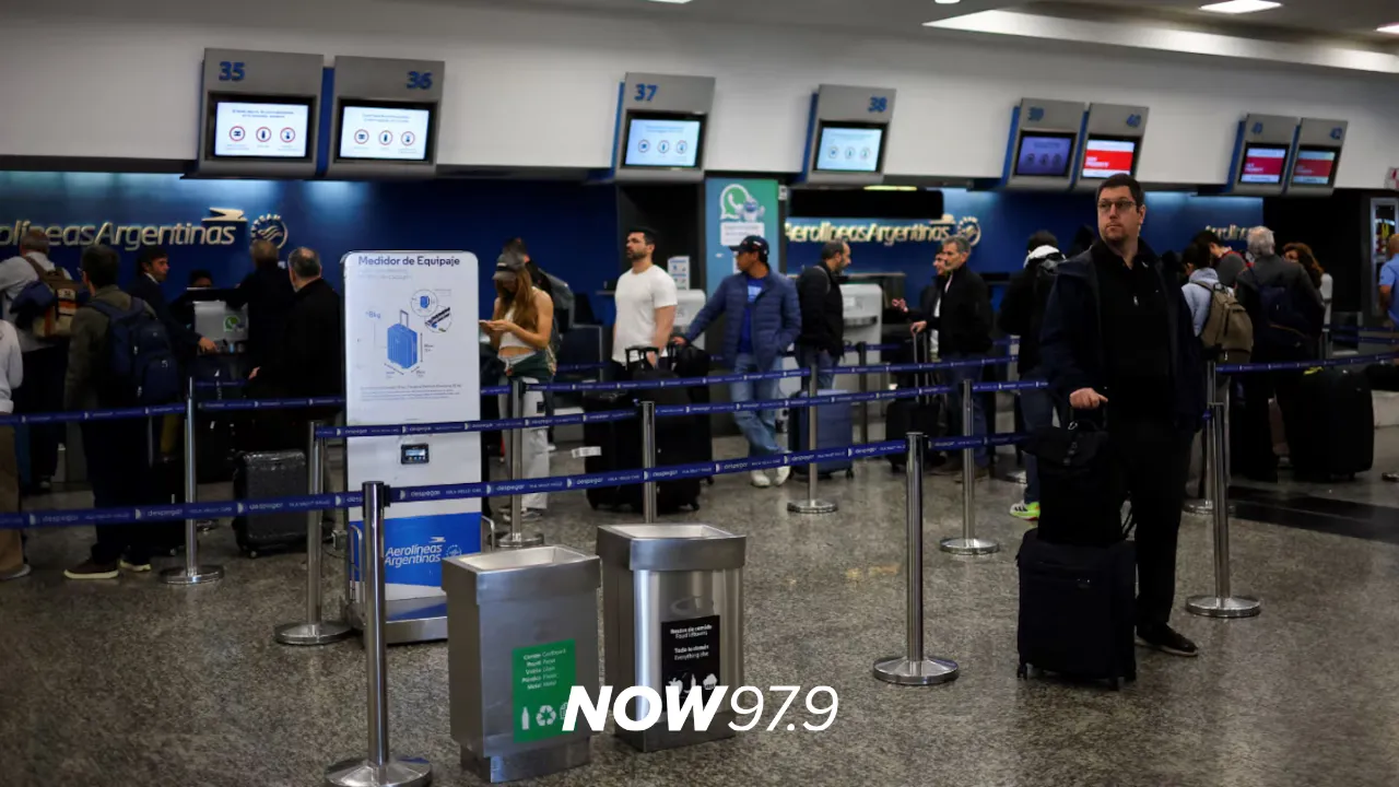 "Se levanta el paro en los aeropuertos: pero las condiciones de trabajo no garantizan la seguridad que tiene que tener un aeropuerto" - Mercedes Cabezas, secretaria general adjunta de ATE, sobre el conflicto en los aeropuertos